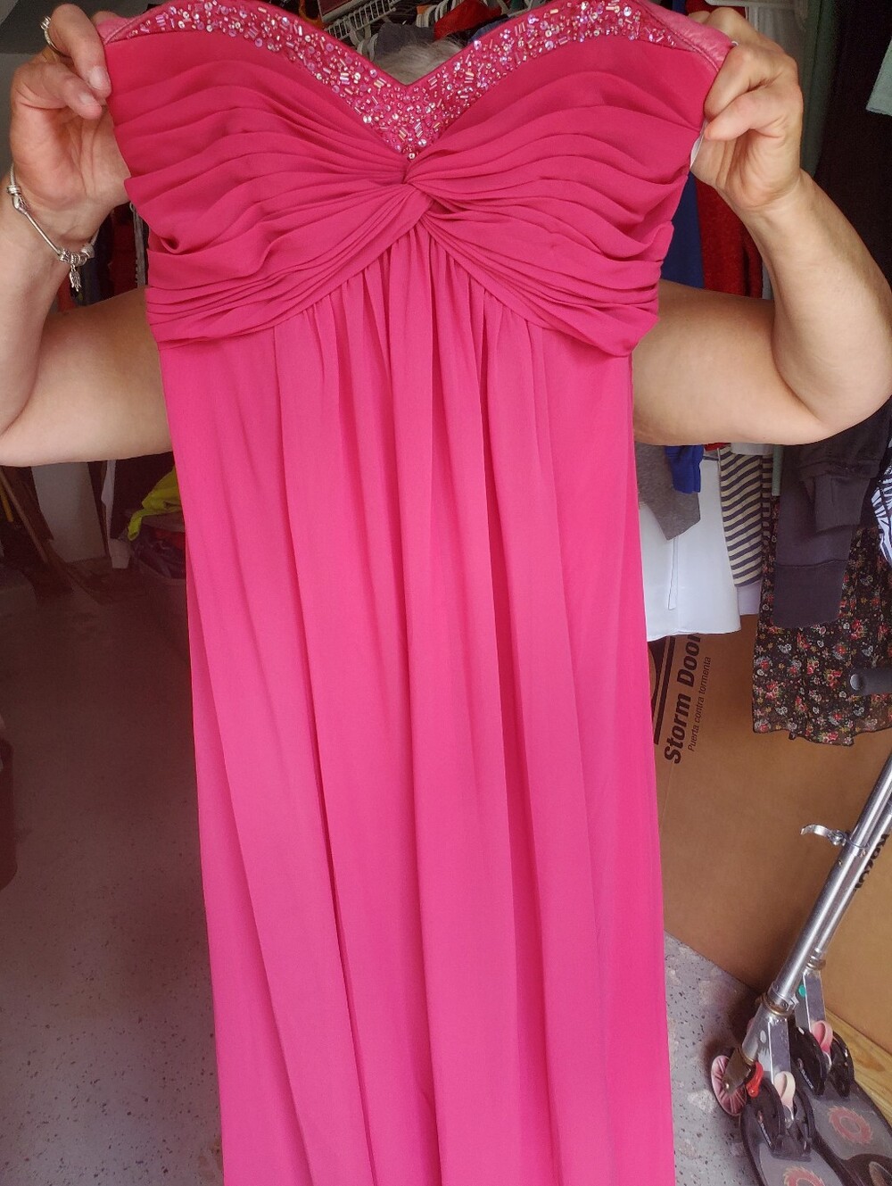 David's Bridal Strapless Hot Pink Beaded Sweetheart Gown Size 8 Stunning Flowy G